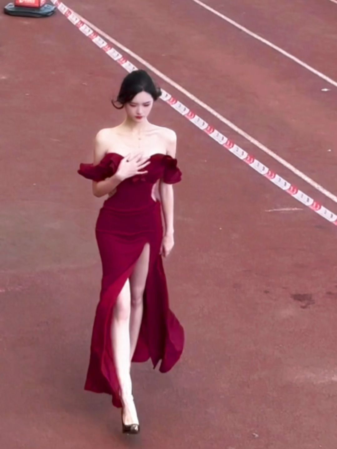 Loạt nữ sinh "khuynh đảo" cả trường chỉ vì khoảnh khắc chớp nhoáng ở hội thao: Thanh xuân nợ tôi những nữ thần như thế!- Ảnh 23.