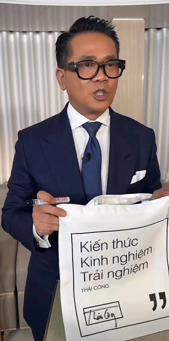 Gian hàng "quý tộc" của Thái Công xuất hiện 1 sản phẩm bình dân giá chỉ 99k, netizen thở phào: Thật vừa túi tiền!- Ảnh 2.
