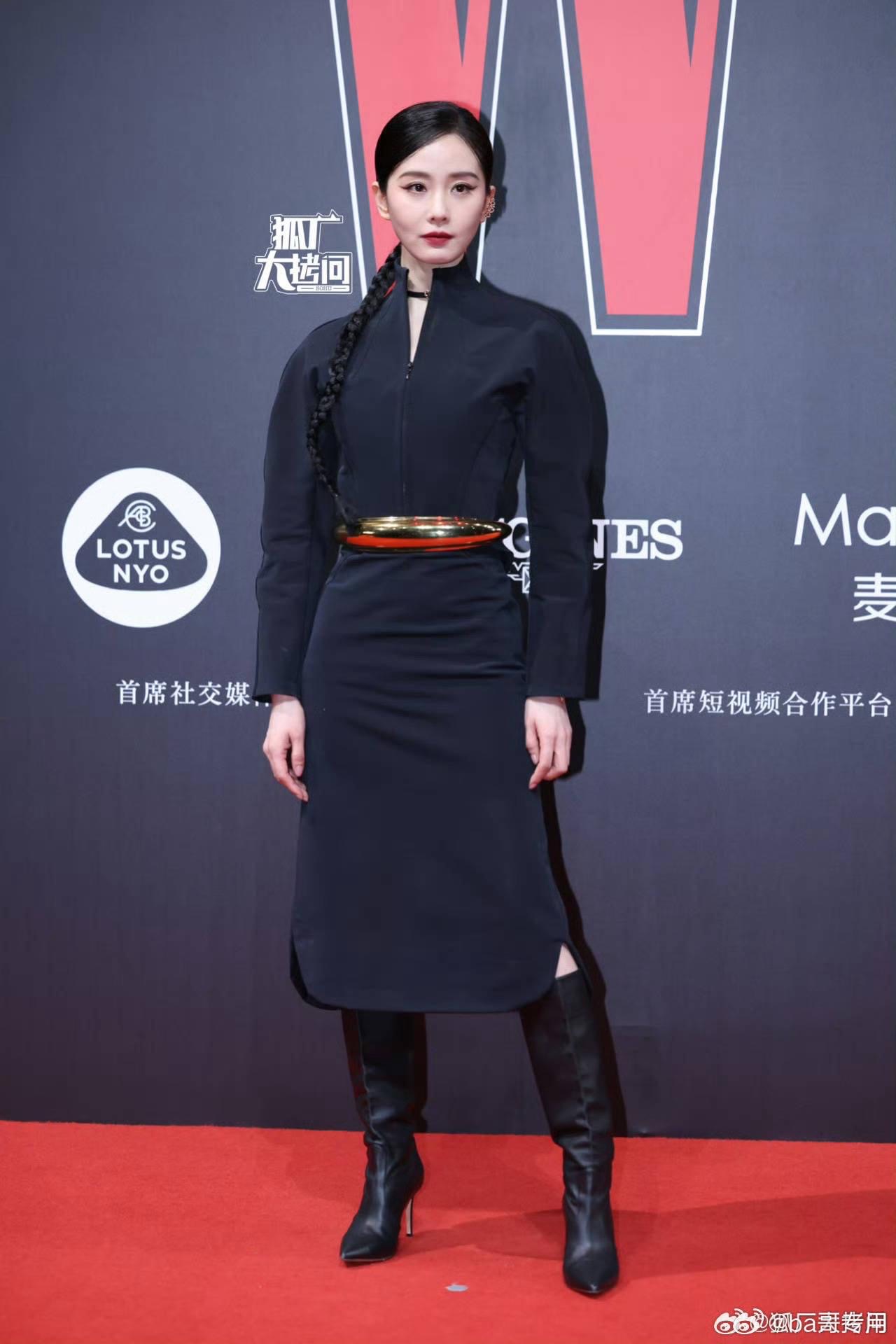 Dương Mịch - Lưu Thi Thi cùng "bật mode" cool, ngồi cạnh nhau mà chiếm hết spotlight dàn mỹ nhân ở event W China- Ảnh 5.