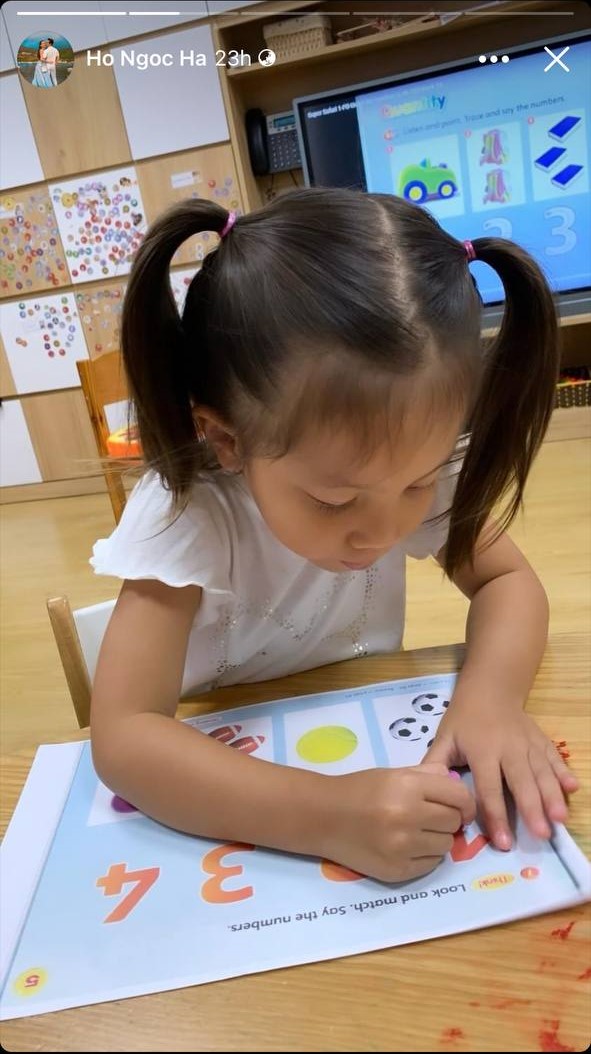 Lisa - Leon nhà Hà Hồ mới 3 tuổi đã cầm bút tô màu cực đỉnh, đặc biệt còn hay "lý sự"- Ảnh 2.