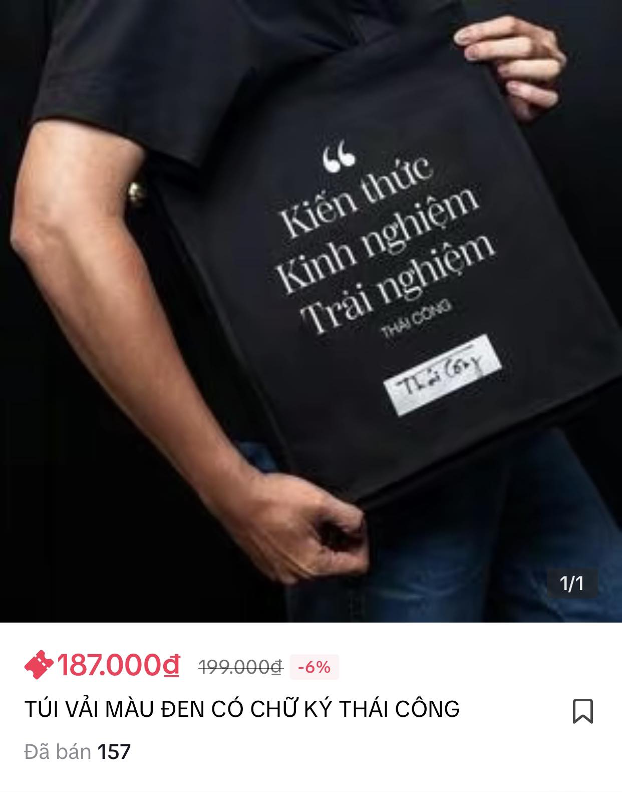 Livestream bán hàng "quý tộc", Thái Công không quên cài cắm sản phẩm bình dân mới toanh: Giá 199K, "cháy hàng" trong phút mốt- Ảnh 9. Livestream bán hàng "quý tộc", Thái Công không quên cài cắm sản phẩm bình dân mới toanh: Giá 199K, "cháy hàng" trong phút mốt- Ảnh 9.