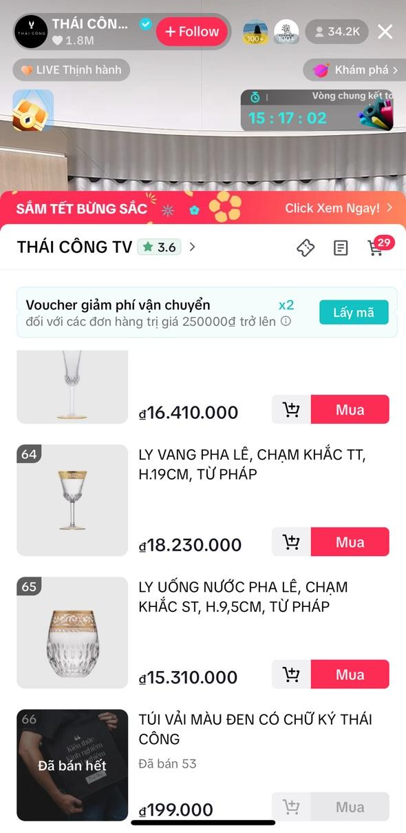 Livestream bán hàng "quý tộc", Thái Công không quên cài cắm sản phẩm bình dân mới toanh: Giá 199K, "cháy hàng" trong phút mốt- Ảnh 8. Livestream bán hàng "quý tộc", Thái Công không quên cài cắm sản phẩm bình dân mới toanh: Giá 199K, "cháy hàng" trong phút mốt- Ảnh 8.