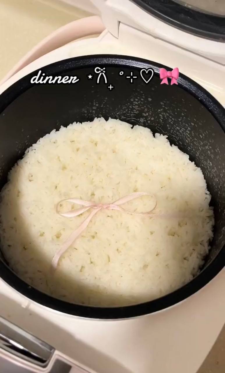Dân tình rần rần buộc nơ vào đồ ăn, “thánh tạo trend” Jennie (BLACKPINK) bỗng chốc được xướng tên- Ảnh 11.