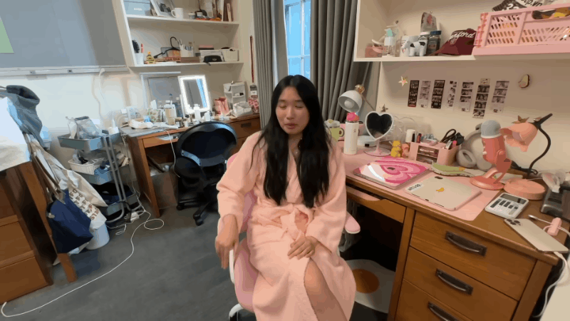 Jenny Huỳnh dành 8 tuần để decor phòng KTX Đại học Stanford: Thành quả "quá là sến", chiếc giường có công dụng lạ- Ảnh 6. Jenny Huỳnh dành 8 tuần để decor phòng KTX Đại học Stanford: Thành quả "quá là sến", chiếc giường có công dụng lạ- Ảnh 6.