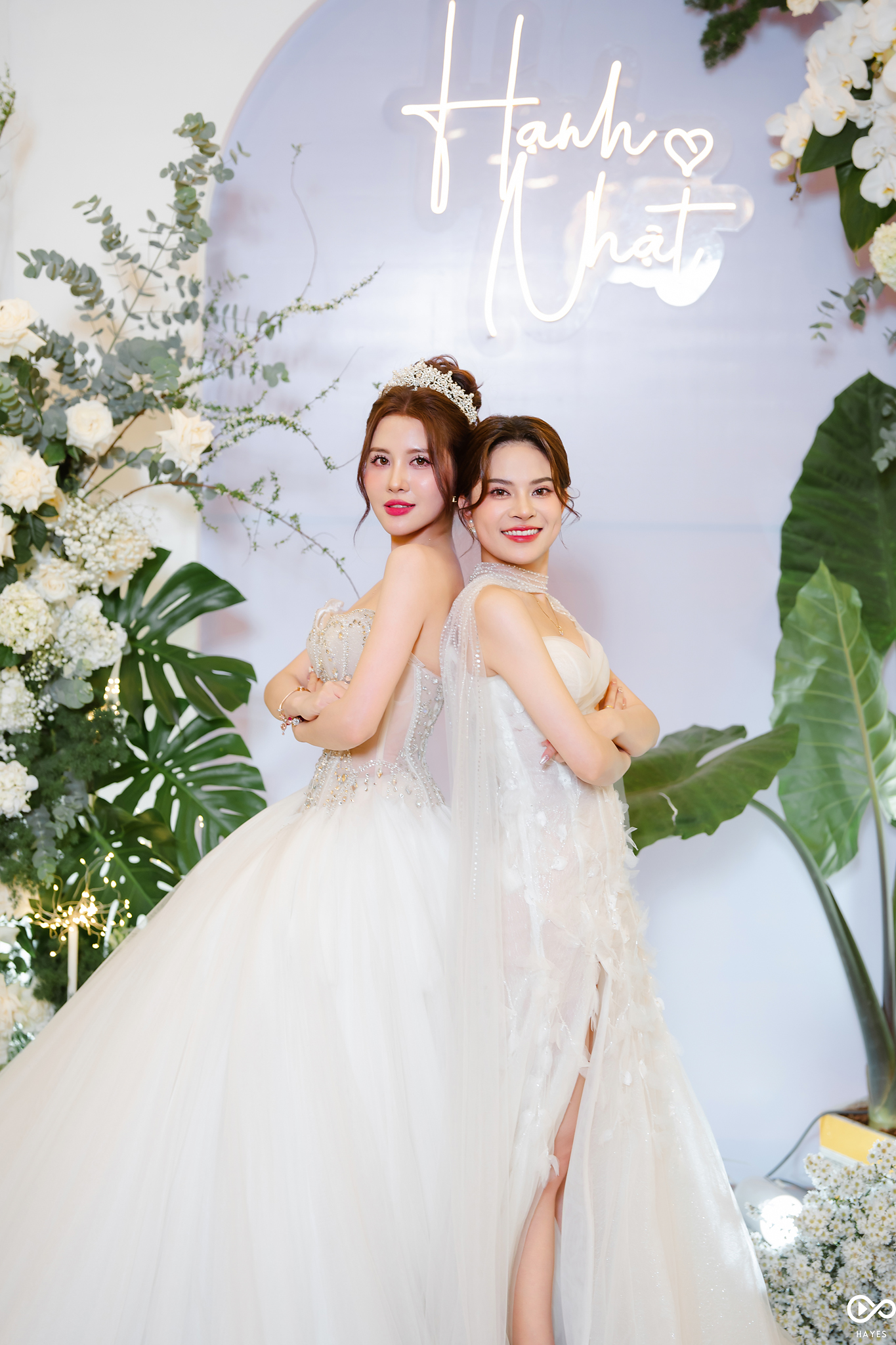 Đám cưới độc lạ của 2 cô dâu "chơi lớn" khiến khách mời nghe ý tưởng đã thấy "dị" - Ảnh 5.