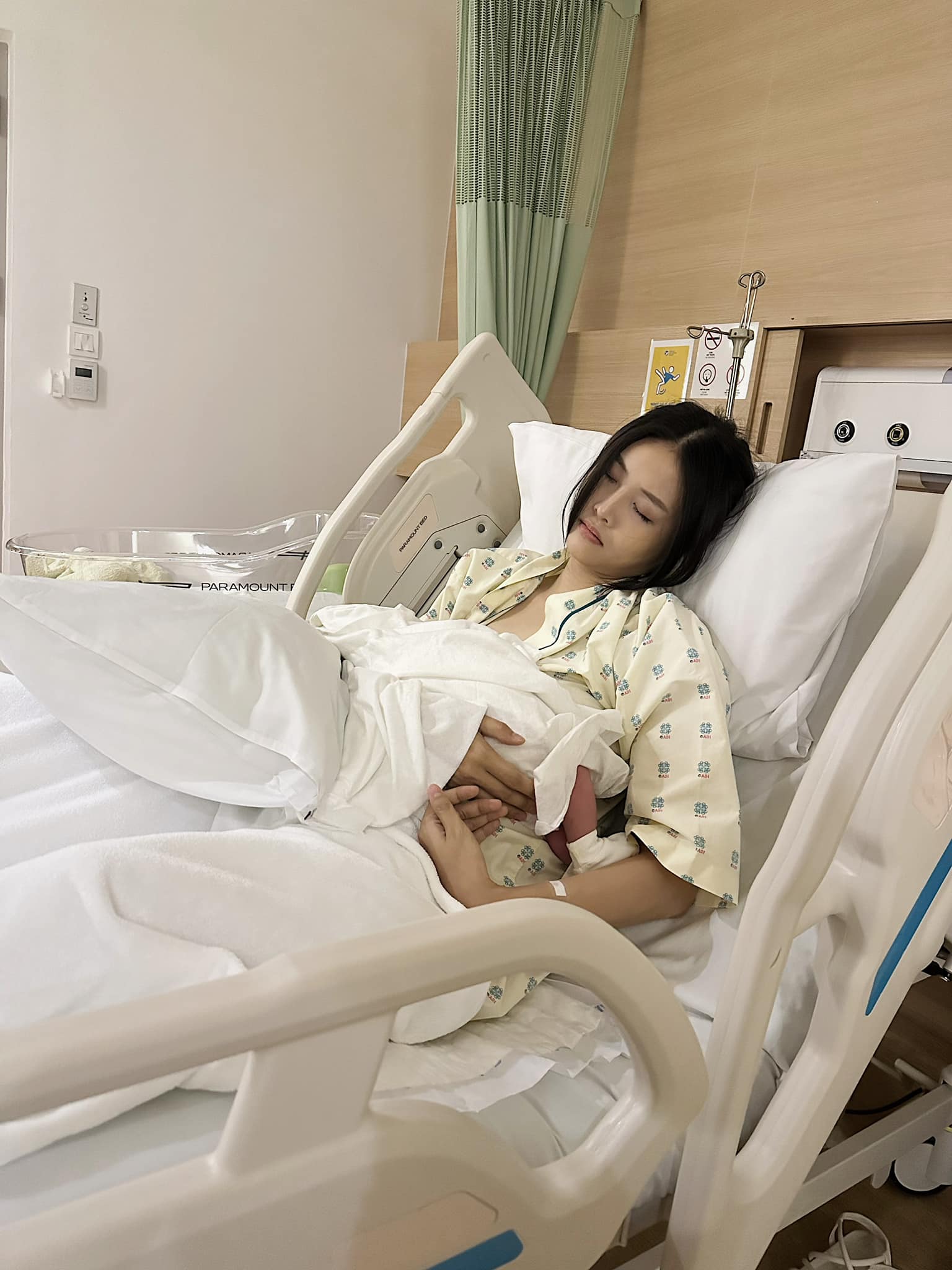 Trương Mỹ Nhân chào đón con thứ 2 tại bệnh viện quốc tế xịn sò, chi phí sinh nở từ 40-102 triệu đồng- Ảnh 3.