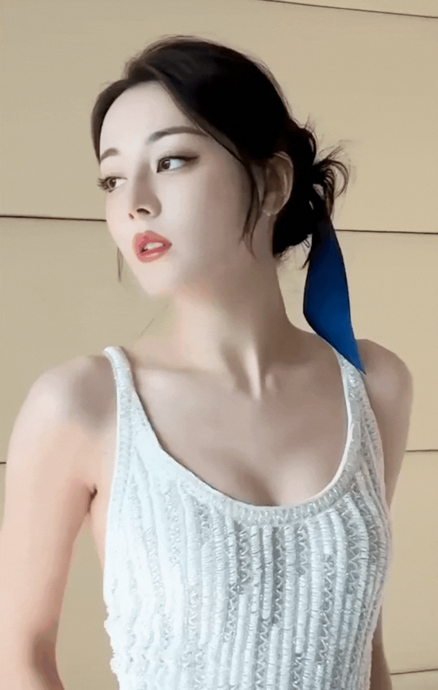 Đổi sang makeup artist của Dương Tử, kiếp nạn trang điểm “xu” của Địch Lệ Nhiệt Ba liệu đã kết thúc?- Ảnh 5.