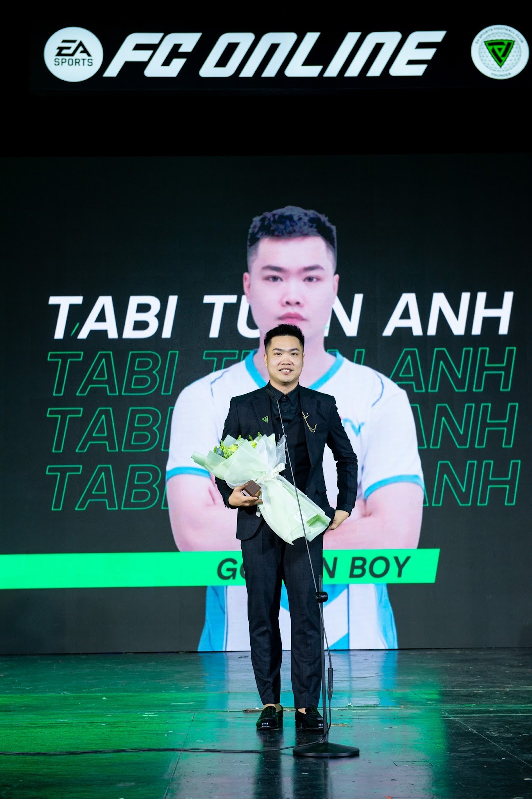 Độ Mixi và Cris Devil Gamer nhận giải thưởng vinh danh, trở thành gương mặt đại diện mới của FC Online- Ảnh 4.