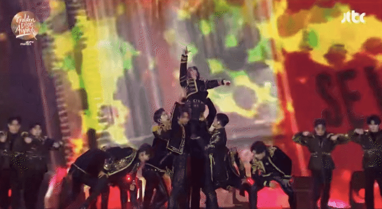 “Gà nhà” HYBE biến lễ trao giải thành concert riêng: Nhóm nam SM né tránh sự kiện có SEVENTEEN, nguyên cớ do đâu?- Ảnh 10.