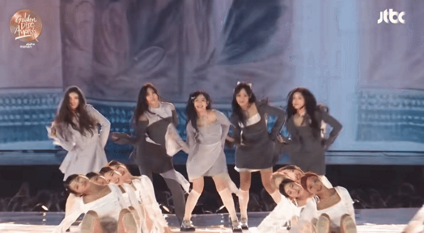 “Gà nhà” HYBE biến lễ trao giải thành concert riêng: Nhóm nam SM né tránh sự kiện có SEVENTEEN, nguyên cớ do đâu?- Ảnh 5.