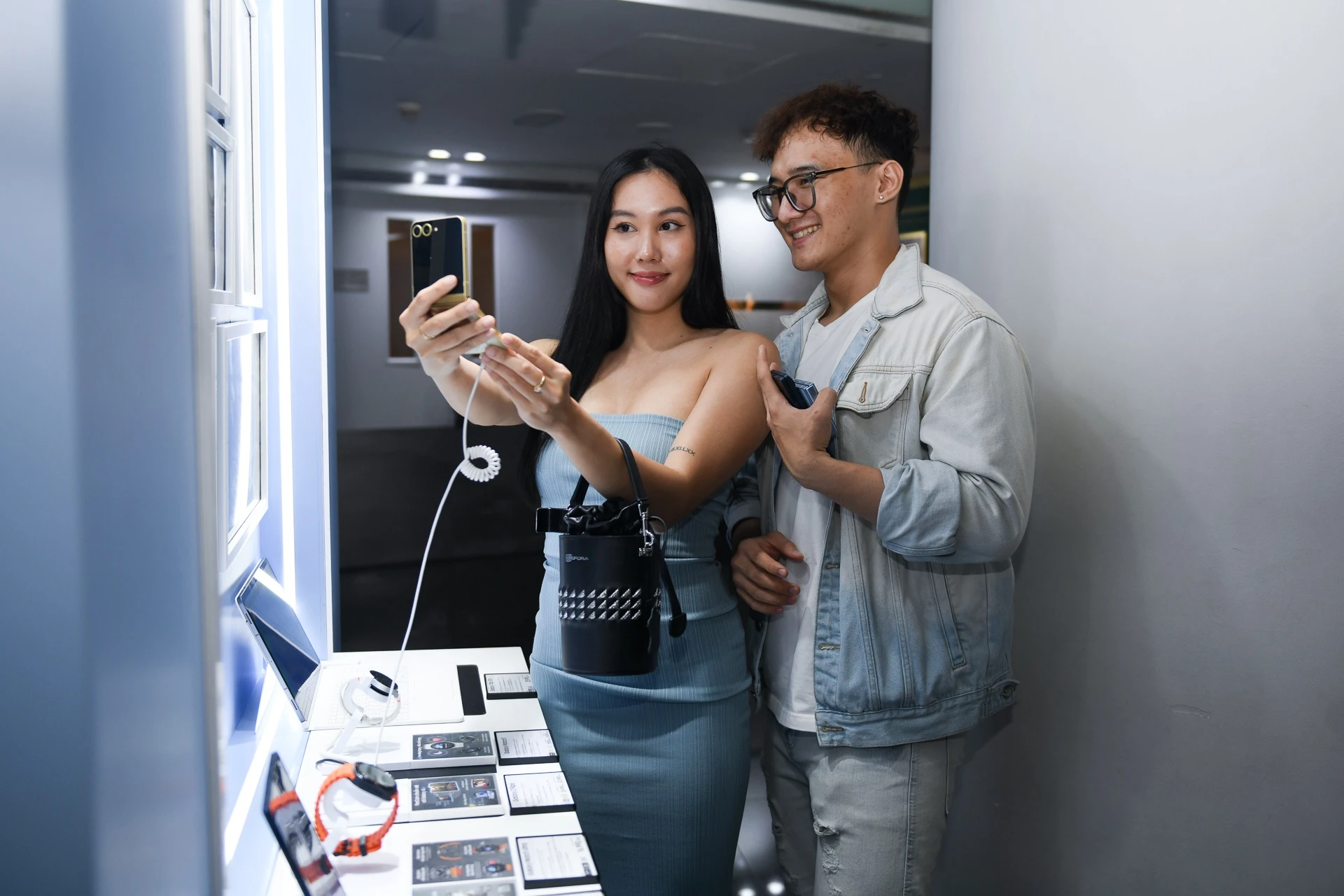 Galaxy AI Cafe tại Bitexco chưa kịp hạ nhiệt, giới trẻ đã rủ nhau đến Saigon Centre trải nghiệm tiếp- Ảnh 2.