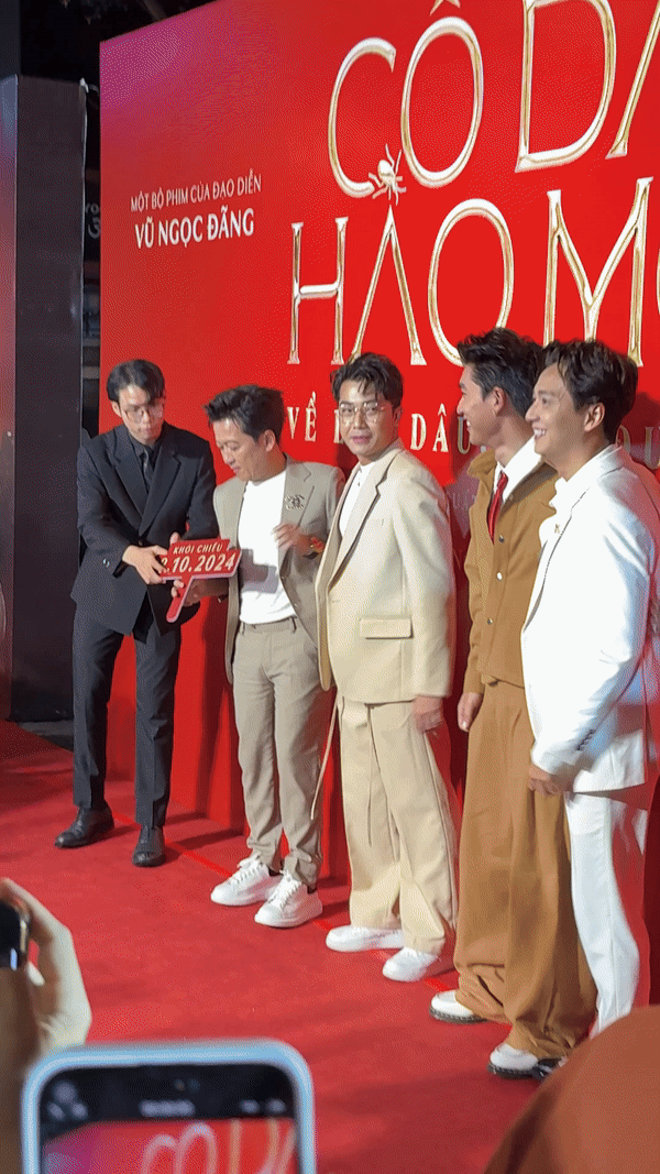 Drama hot nhất hôm nay: Trường Giang - HIEUTHUHAI chen hàng tại thảm đỏ, lỗi lớn nhất thuộc về 1 người- Ảnh 3. Drama hot nhất hôm nay: Trường Giang - HIEUTHUHAI chen hàng tại thảm đỏ, lỗi lớn nhất thuộc về 1 người- Ảnh 3.