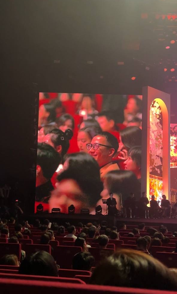 Giọng hát của "dì Lệ" Quốc Thiên là tất cả ở liveshow kỷ niệm 20 năm!- Ảnh 4.