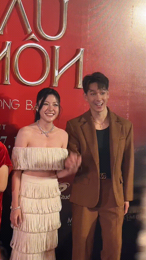 Em gái Trấn Thành công khai nắm tay 1 mỹ nam đình đám, phim giả tình thật là đây?- Ảnh 1. Em gái Trấn Thành công khai nắm tay 1 mỹ nam đình đám, phim giả tình thật là đây?- Ảnh 1.