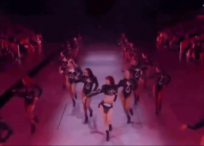 Trọn vẹn màn trình diễn của "thiên thần" Lisa tại Victoria's Secret, vừa sexy khoe vũ đạo bốc lửa vừa ngọt ngào mà sang!- Ảnh 4.