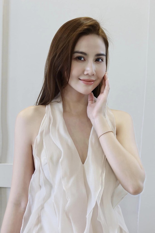 1 sao nữ Vbiz đã nghỉ chơi hội bạn mỹ nhân đình đám? - Ảnh 7. 1 sao nữ Vbiz đã nghỉ chơi hội bạn mỹ nhân đình đám? - Ảnh 7.