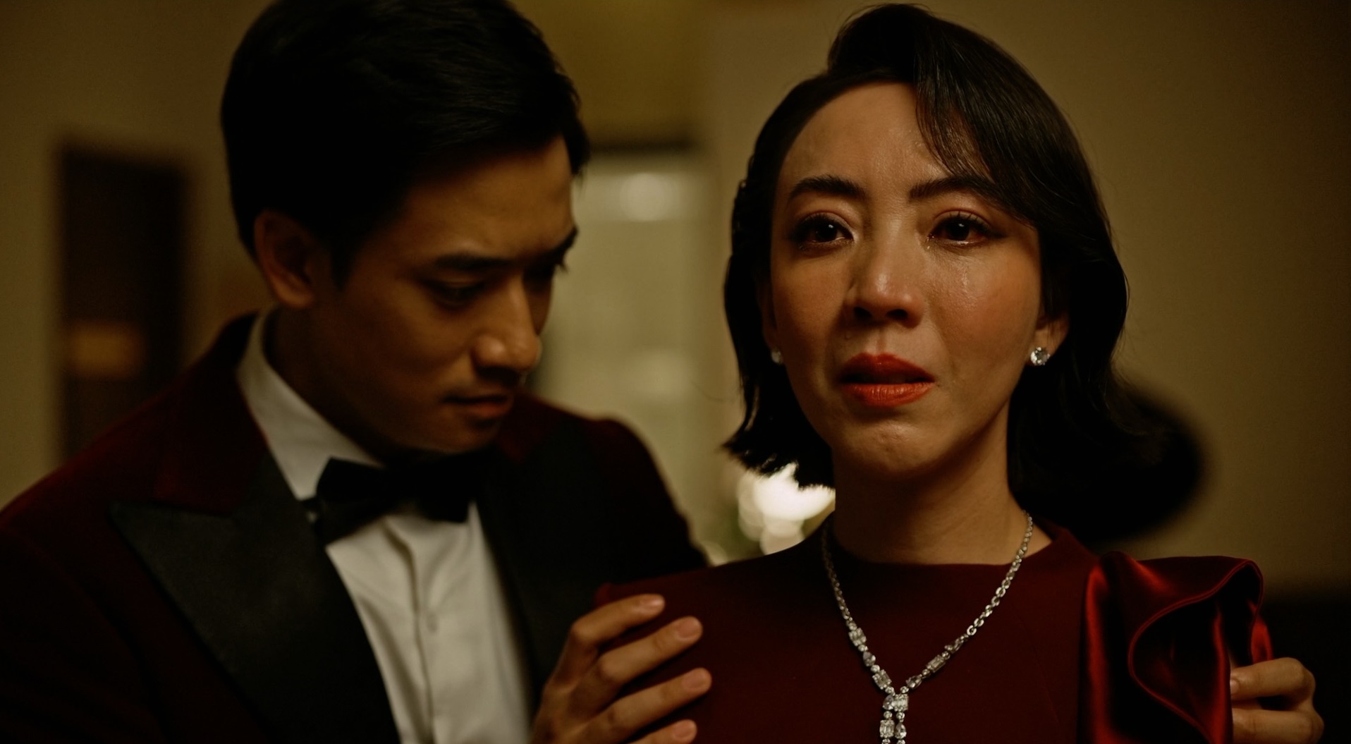 Review phim "Cô dâu hào môn": Cảnh nóng vô dụng, em gái Trấn Thành diễn tốt không cứu nổi điều này- Ảnh 7. Review phim "Cô dâu hào môn": Cảnh nóng vô dụng, em gái Trấn Thành diễn tốt không cứu nổi điều này- Ảnh 7.