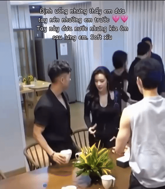 Quyên Qui tung ảnh với Wukong trong phòng riêng, netizen chú ý vào 1 điểm- Ảnh 4. Quyên Qui tung ảnh với Wukong trong phòng riêng, netizen chú ý vào 1 điểm- Ảnh 4.