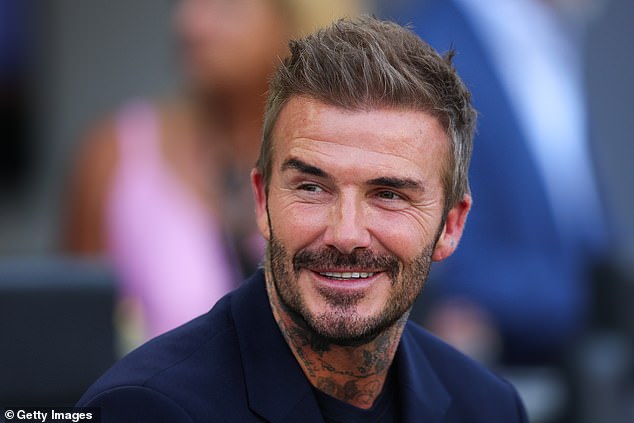 Vương tử Harry vượt mặt David Beckham, xếp hạng cao trong danh sách 50 người đàn ông quyến rũ nhất mọi thời đại- Ảnh 3. Vương tử Harry vượt mặt David Beckham, xếp hạng cao trong danh sách 50 người đàn ông quyến rũ nhất mọi thời đại- Ảnh 3.