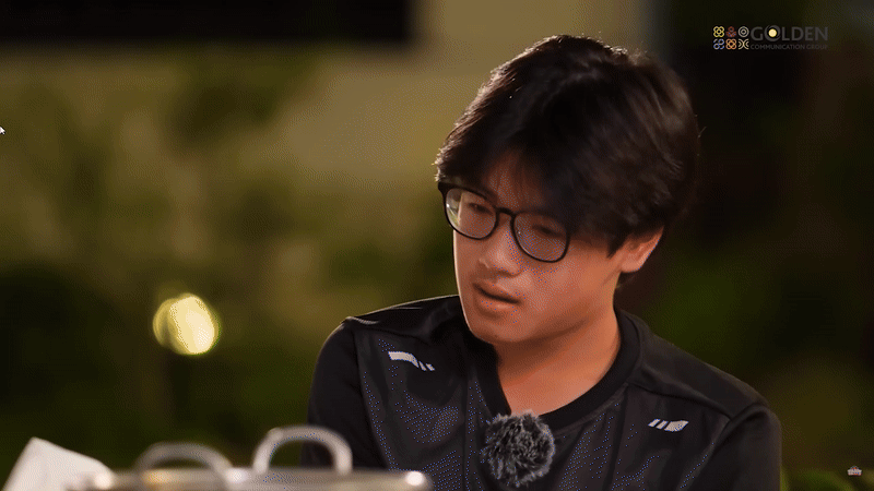 Lâm Vỹ Dạ bật khóc: "Mẹ xin lỗi vì không cho các con một cuộc sống bình thường"- Ảnh 1. Lâm Vỹ Dạ bật khóc: "Mẹ xin lỗi vì không cho các con một cuộc sống bình thường"- Ảnh 1.