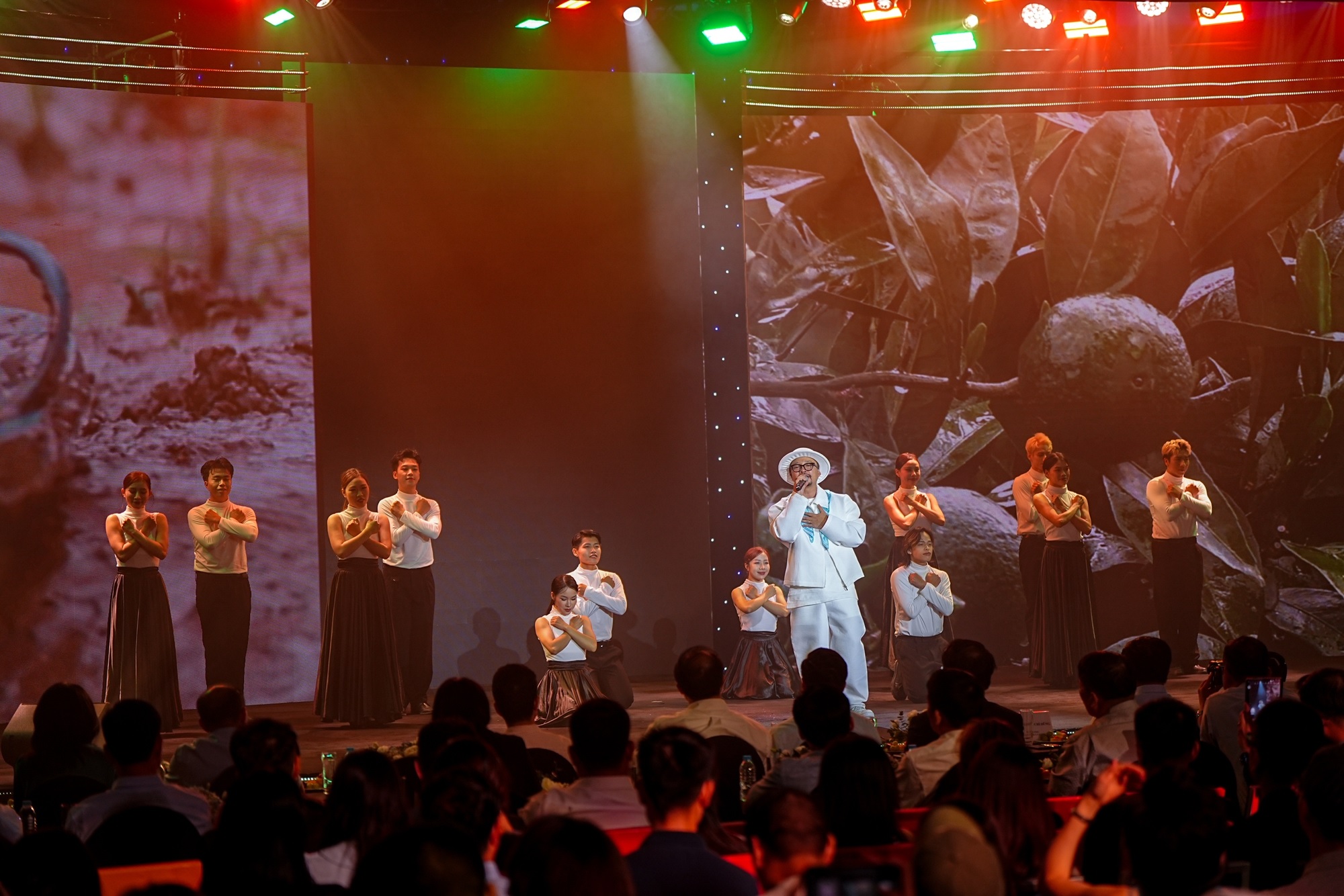 Gala Better Choice Awards 2024: Bữa tiệc lộng lẫy của cảm xúc và giác quan- Ảnh 5. Gala Better Choice Awards 2024: Bữa tiệc lộng lẫy của cảm xúc và giác quan- Ảnh 5.