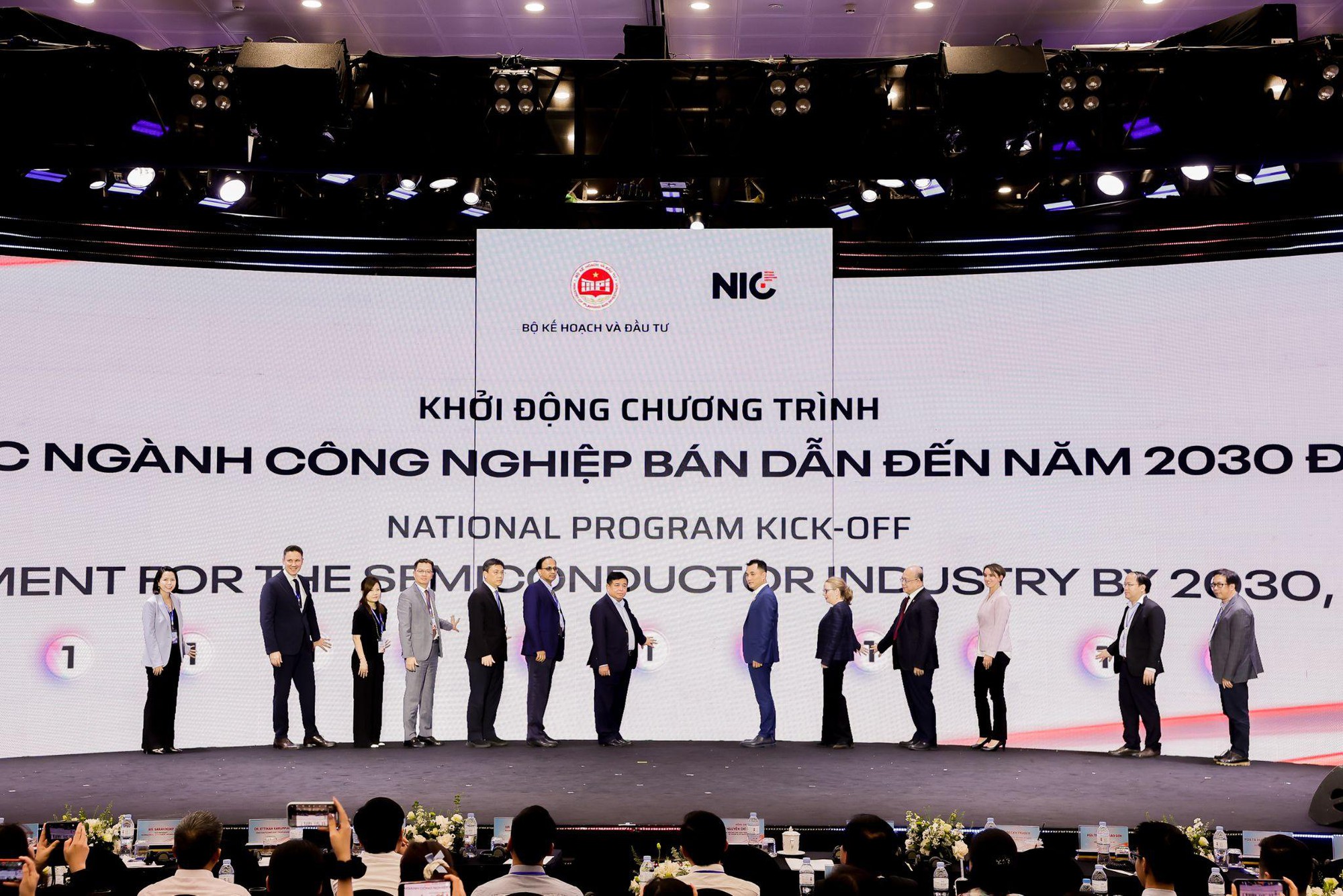 Các Big Tech có niềm tin vào tiềm năng Việt Nam, sẵn sàng hỗ trợ phát triển AI và bán dẫn- Ảnh 6.
