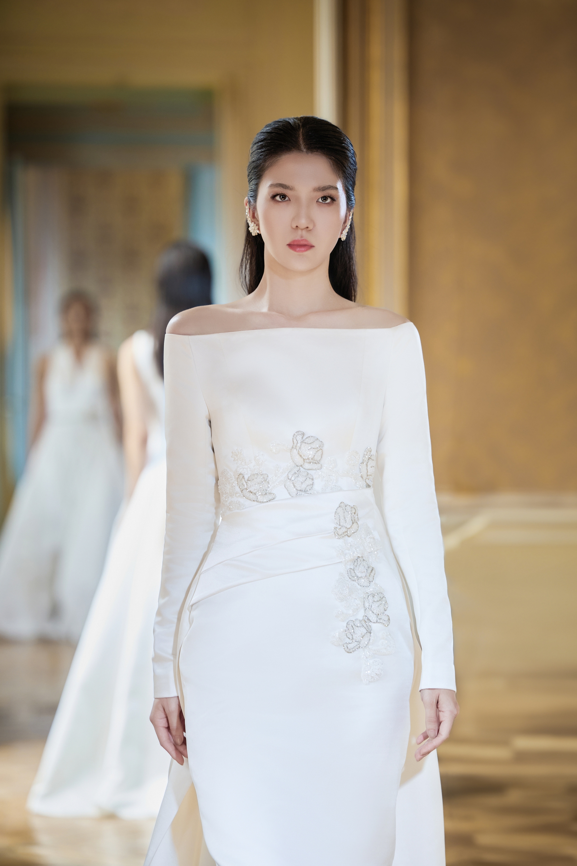 Tracy Couture được các tạp chí thời trang hàng đầu quốc tế vinh danh tại Paris Fashion Week- Ảnh 4.