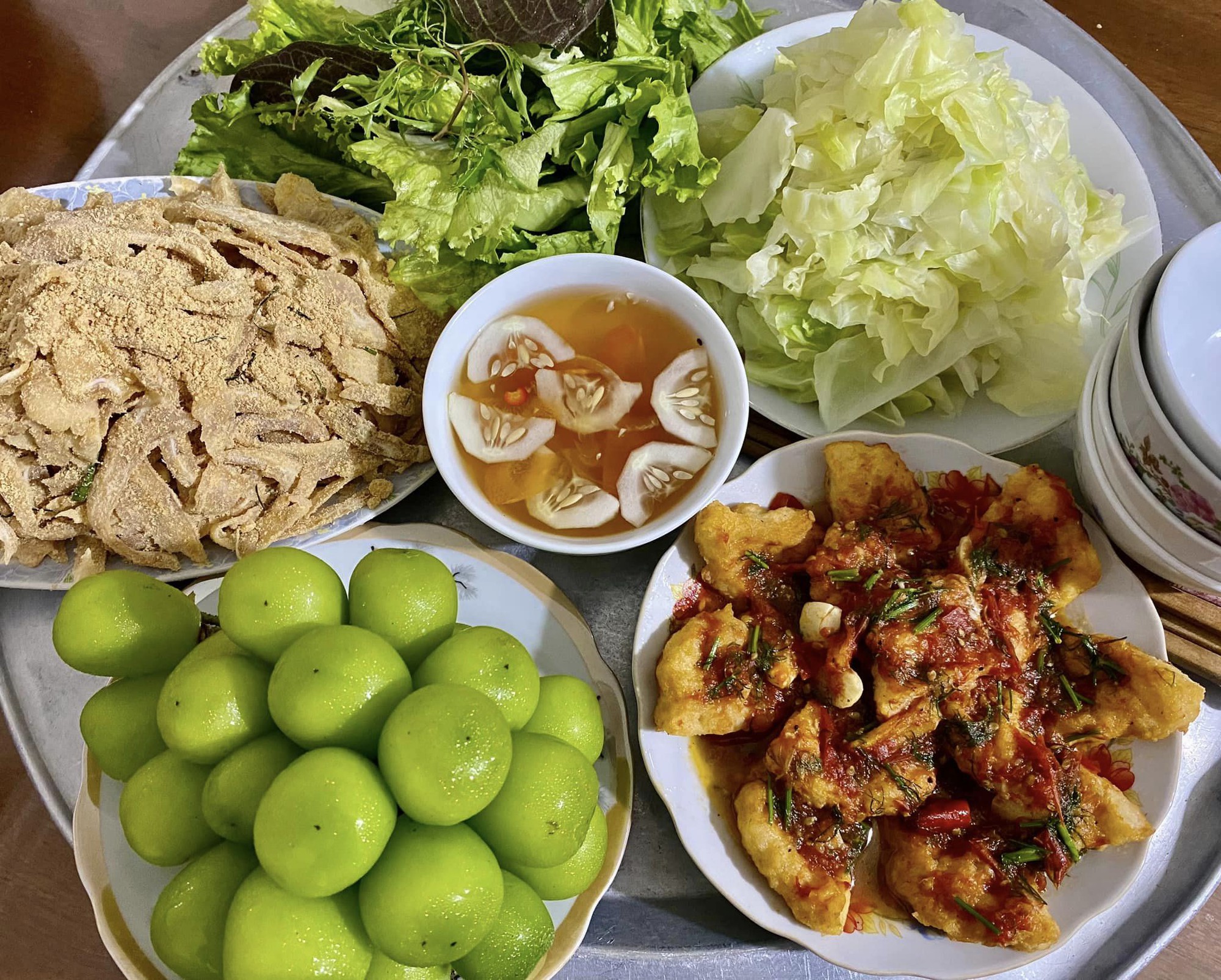 Mâm cơm quê giản dị của mẹ bầu tự nấu, bữa nào cũng đầy đặn nhưng ăn 1 kiểu giúp "vào con không vào mẹ"- Ảnh 5.
