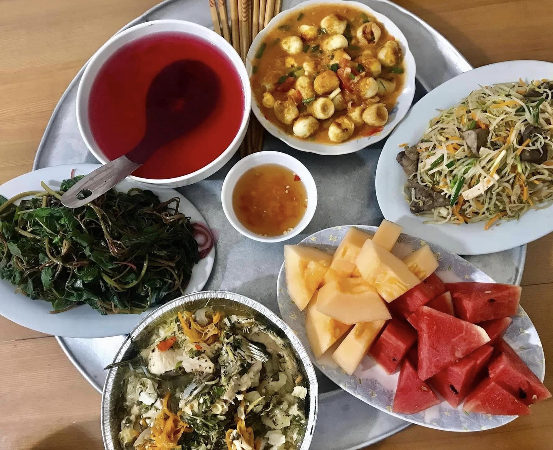 Mâm cơm quê giản dị của mẹ bầu tự nấu, bữa nào cũng đầy đặn nhưng ăn 1 kiểu giúp "vào con không vào mẹ"- Ảnh 10.