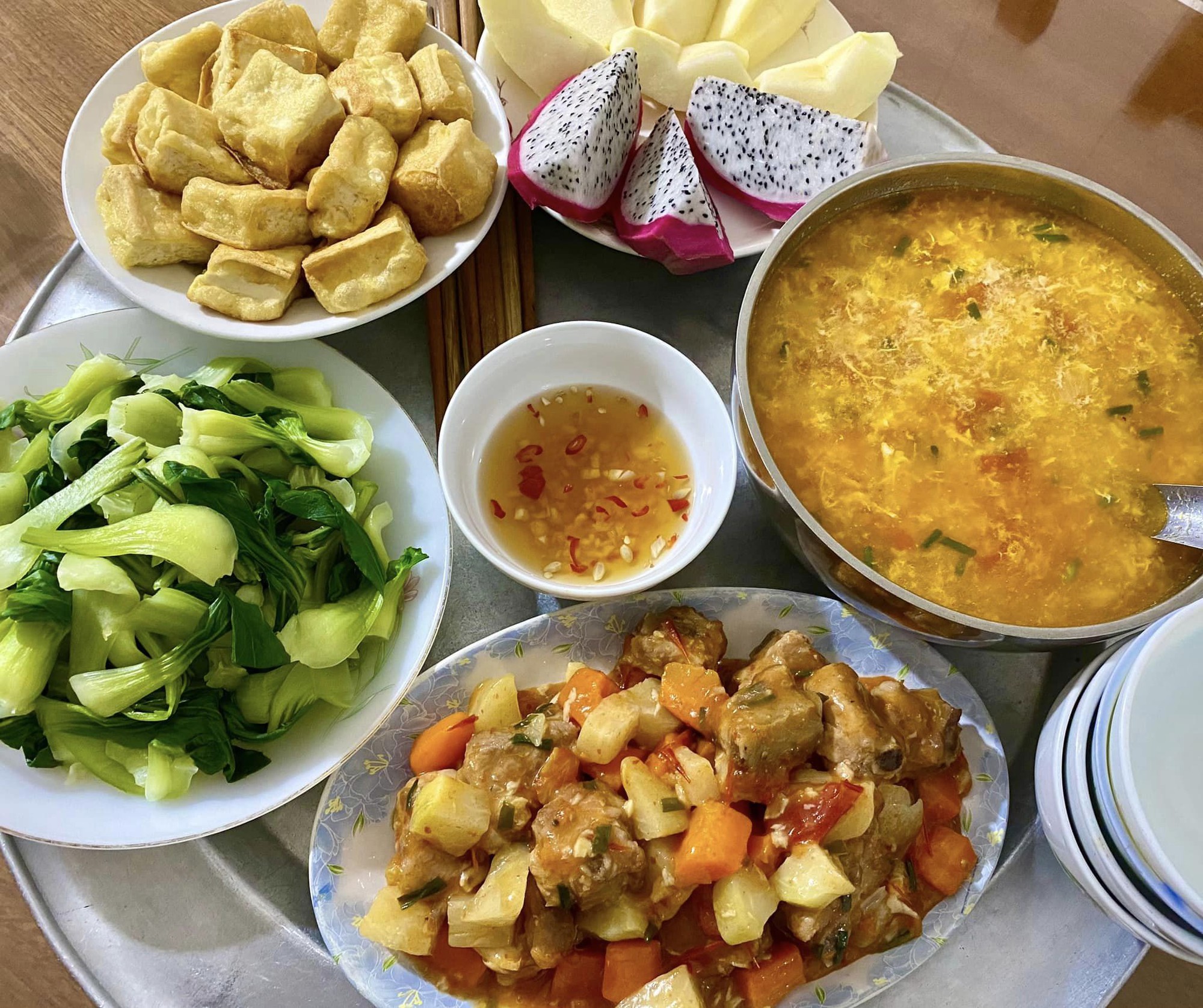Mâm cơm quê giản dị của mẹ bầu tự nấu, bữa nào cũng đầy đặn nhưng ăn 1 kiểu giúp "vào con không vào mẹ"- Ảnh 4.