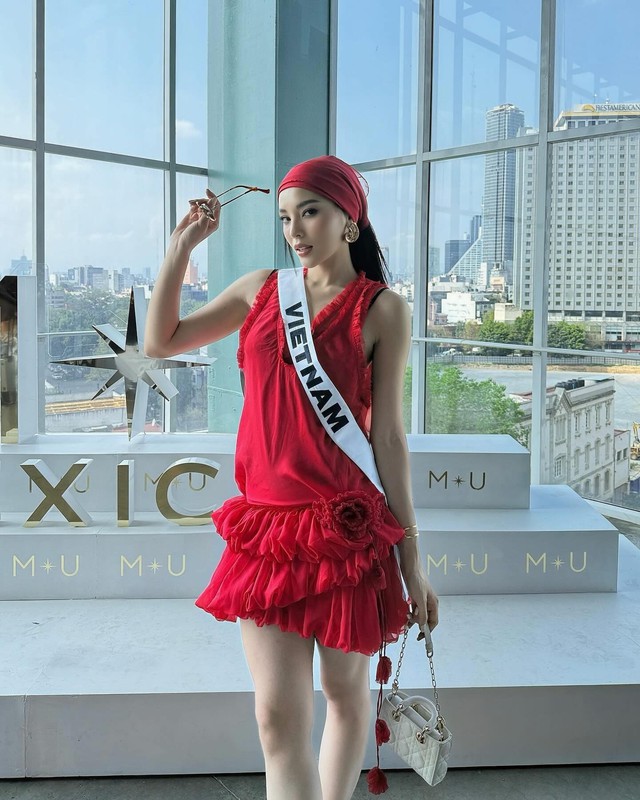 Căng: 1 người đẹp bị Chủ tịch Miss Universe chỉnh đốn ngay ở sự kiện- Ảnh 5.