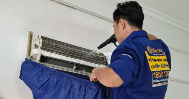 Thế Giới Di Động và Điện máy Xanh nhắn tin tặng quà tri ân khách VIP cuối năm- Ảnh 2.
