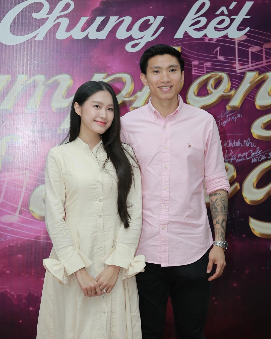 Tiểu sử ngắn gọn: Doãn Hải My sinh ra và lớn lên trong một gia đình văn hóa và có nền tảng học vấn tốt. 