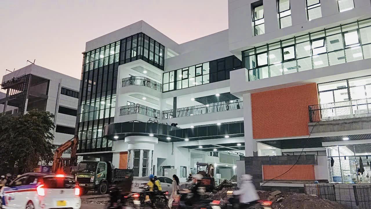 Xưa rồi cái thời trường công xập xệ, giờ từ Bắc vào Nam, nhiều trường công đẹp lung linh, hoành tráng chẳng kém trường tư!- Ảnh 3. Xưa rồi cái thời trường công xập xệ, giờ từ Bắc vào Nam, nhiều trường công đẹp lung linh, hoành tráng chẳng kém trường tư!- Ảnh 3.