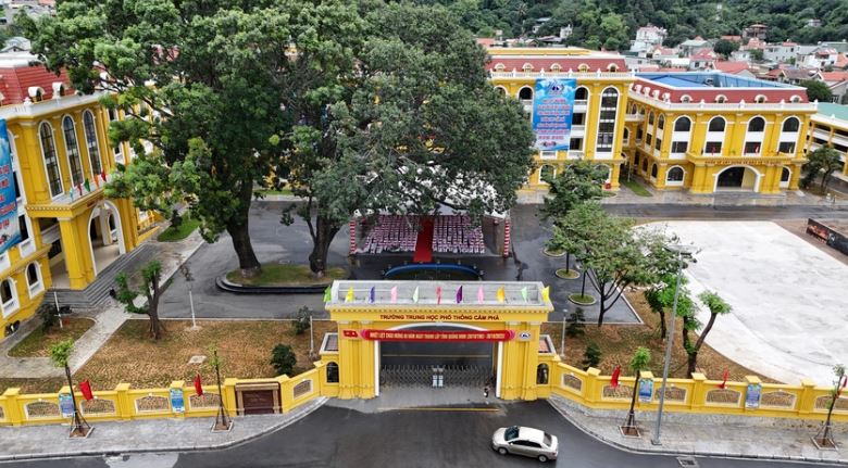 Xưa rồi cái thời trường công xập xệ, giờ từ Bắc vào Nam, nhiều trường công đẹp lung linh, hoành tráng chẳng kém trường tư!- Ảnh 10. Xưa rồi cái thời trường công xập xệ, giờ từ Bắc vào Nam, nhiều trường công đẹp lung linh, hoành tráng chẳng kém trường tư!- Ảnh 10.