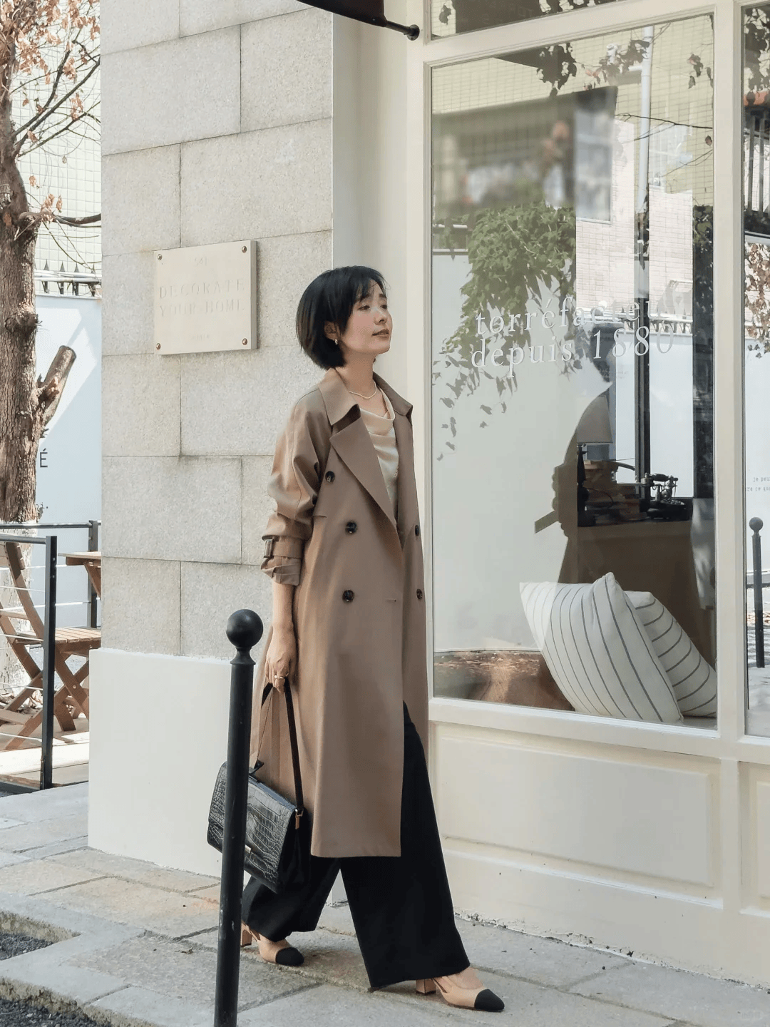 Bí quyết chọn trang phục thu đông cho phụ nữ U50: Thanh lịch, sang trọng và trẻ trung cùng áo khoác dài- Ảnh 6.