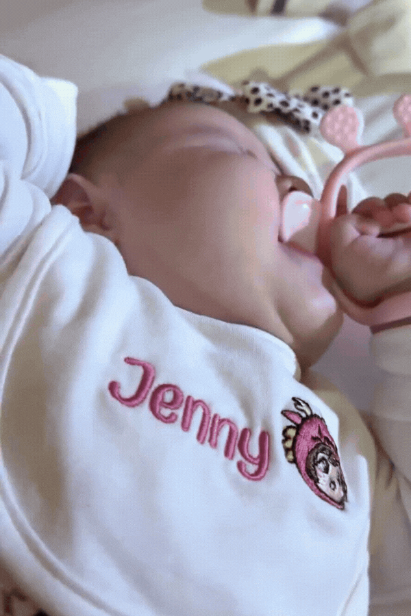 Jimmy - Jenny lên đường đi công tác cùng mẹ Phương Oanh, hành lý nhất định phải có 2 thứ này!- Ảnh 2.