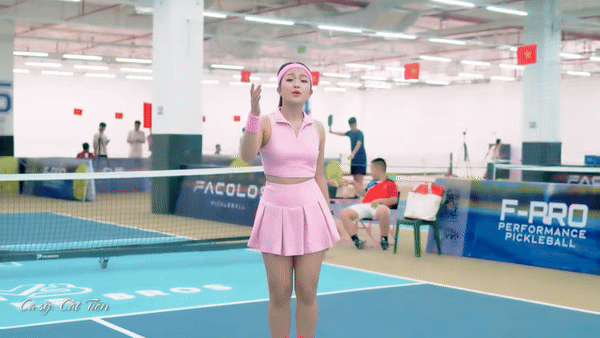 Thêm một MV về Pickleball cạnh tranh với Anh Trai bị chê cười khắp MXH: Tưởng đâu nhạc quảng bá du lịch Tết!
- Ảnh 1. Thêm một MV về Pickleball cạnh tranh với Anh Trai bị chê cười khắp MXH: Tưởng đâu nhạc quảng bá du lịch Tết!
- Ảnh 1.