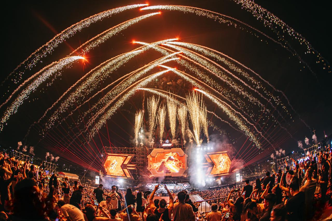 Tuborg cùng hơn 10.000 ravers TP.HCM thổi bùng tinh thần “chơi phải tới” tại Ravolution Music Festival 2024- Ảnh 1.