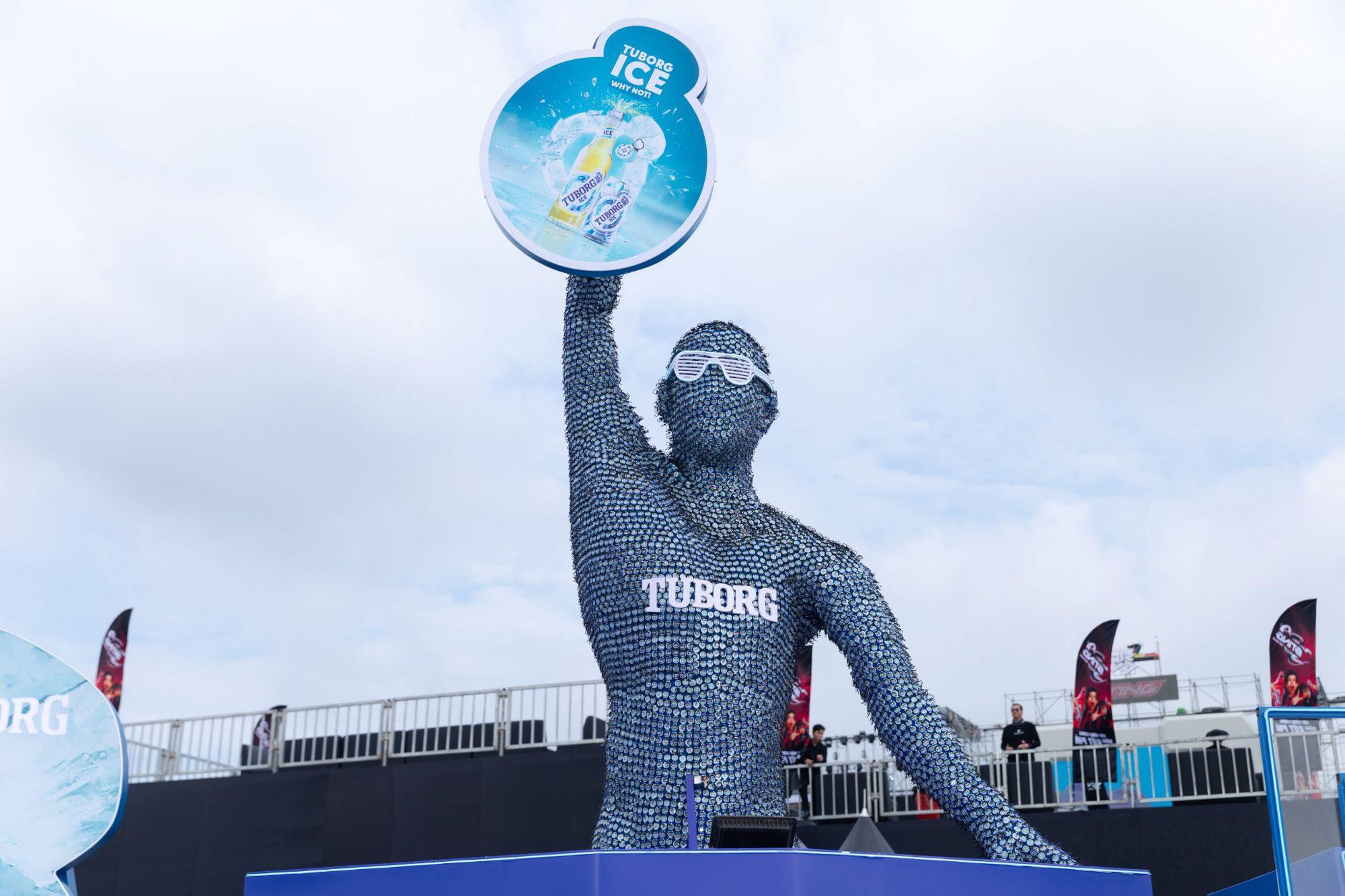 Tuborg cùng hơn 10.000 ravers TP.HCM thổi bùng tinh thần “chơi phải tới” tại Ravolution Music Festival 2024- Ảnh 2.