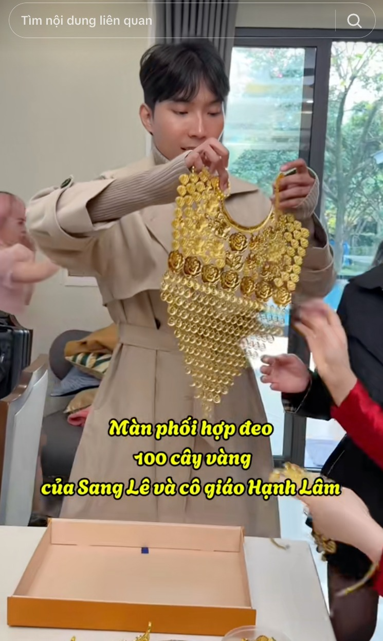 Cô dâu Tây Ninh lấy chồng Hà Nội đeo hơn 100 lượng vàng trong đám cưới, chi 70 triệu thuê trang điểm- Ảnh 3.