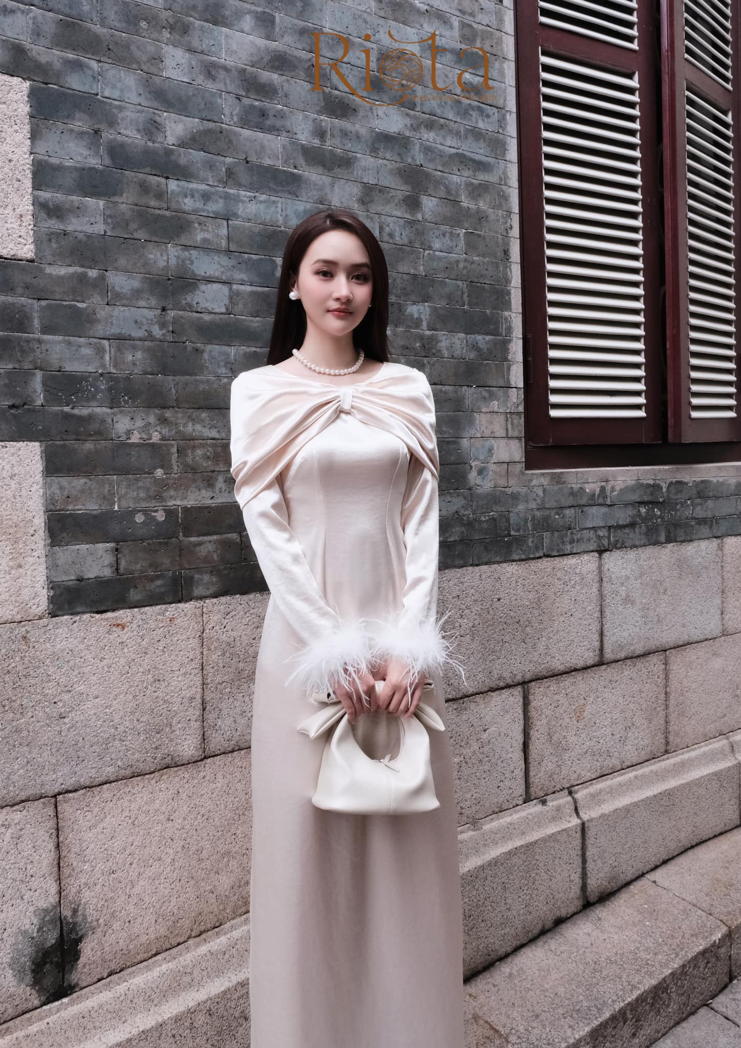 Áo dài Tết 2025: Một chi tiết cách tân năm nay mới có, nàng nào diện lên cũng đẹp như "xé truyện bước ra"- Ảnh 2.