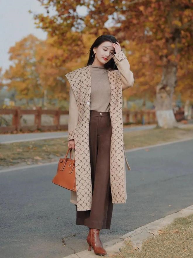 4 gam màu áo khoác dẫn đầu xu hướng thời trang thu đông nên mua- Ảnh 11. 4 gam màu áo khoác dẫn đầu xu hướng thời trang thu đông nên mua- Ảnh 11.