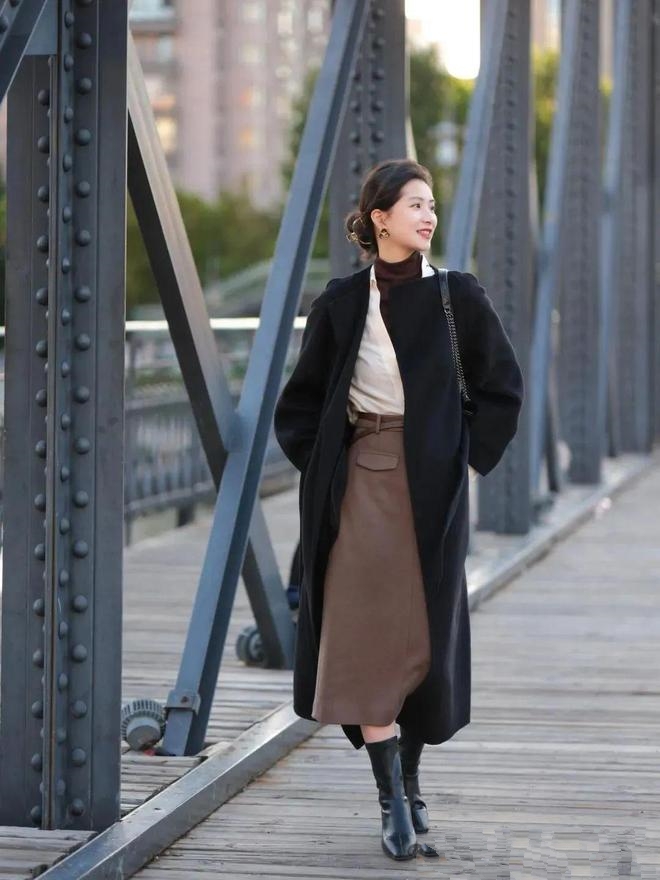 4 gam màu áo khoác dẫn đầu xu hướng thời trang thu đông nên mua- Ảnh 7. 4 gam màu áo khoác dẫn đầu xu hướng thời trang thu đông nên mua- Ảnh 7.