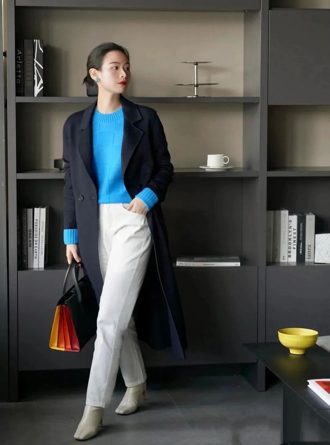 4 gam màu áo khoác dẫn đầu xu hướng thời trang thu đông nên mua- Ảnh 8. 4 gam màu áo khoác dẫn đầu xu hướng thời trang thu đông nên mua- Ảnh 8.