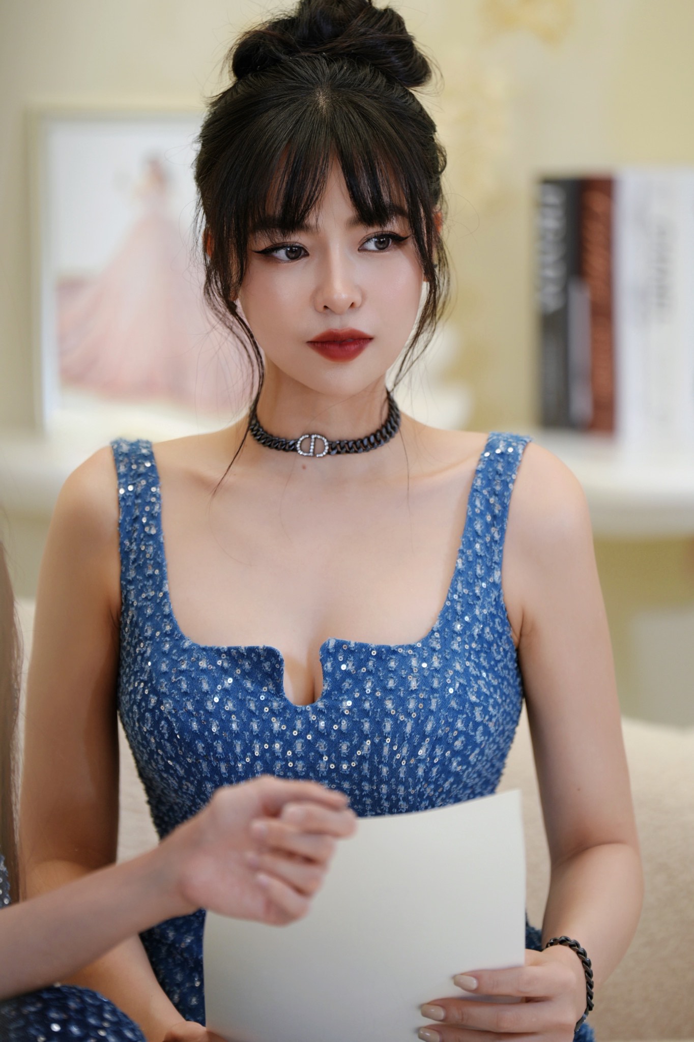 NTK Việt đứng sau màn tỏa sáng của sao Hoa ngữ năm 2023: Phạm Băng Băng "mở hàng" bằng bộ đầm gần 500 triệu - Ảnh 15.