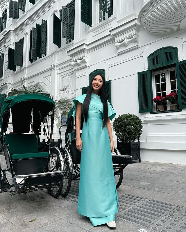 Quỳnh Anh Shyn tung ảnh Tết "một màu" truyền thống: Thần thái sang chảnh, so ảnh 7 năm trước ai cũng khác- Ảnh 3.