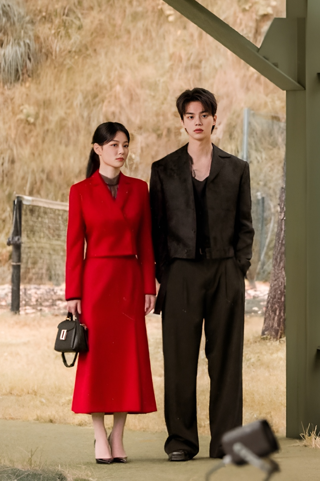 Tối đi chơi Valentine mà chưa biết mặc gì thì bạn cứ học mấy nữ chính phim Hàn, đảm bảo rất xinh!- Ảnh 11. Tối đi chơi Valentine mà chưa biết mặc gì thì bạn cứ học mấy nữ chính phim Hàn, đảm bảo rất xinh!- Ảnh 11.