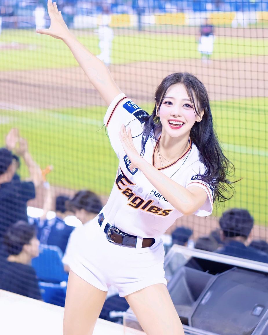 Nổi đình đám vì tỏa sáng hơn cả idol K-pop, nữ hoạt náo viên "xinh đẹp nhất Hàn Quốc" bây giờ ra sao?- Ảnh 4.