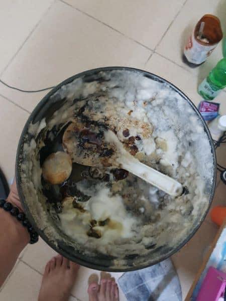 Rùng mình trước cảnh nồi cơm điện mốc meo sau Tết: Nỗi ám ảnh kinh hoàng của hội đi thuê trọ là đây!- Ảnh 1.